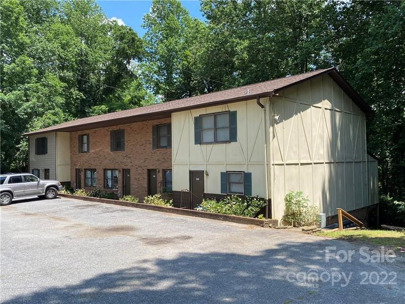 425 8th Street Dr SW, Hickory, NC 28602