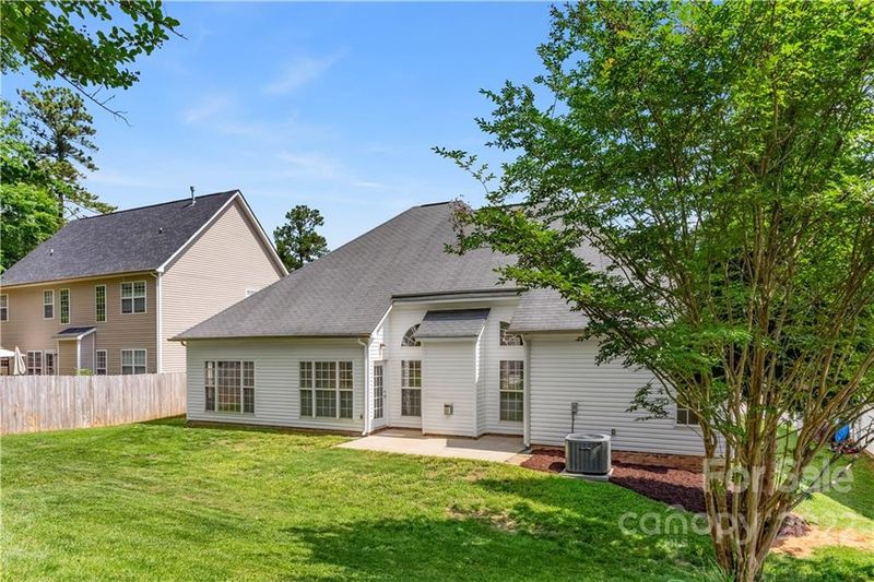 5013 Shadow Pine Dr, Charlotte, NC 28269