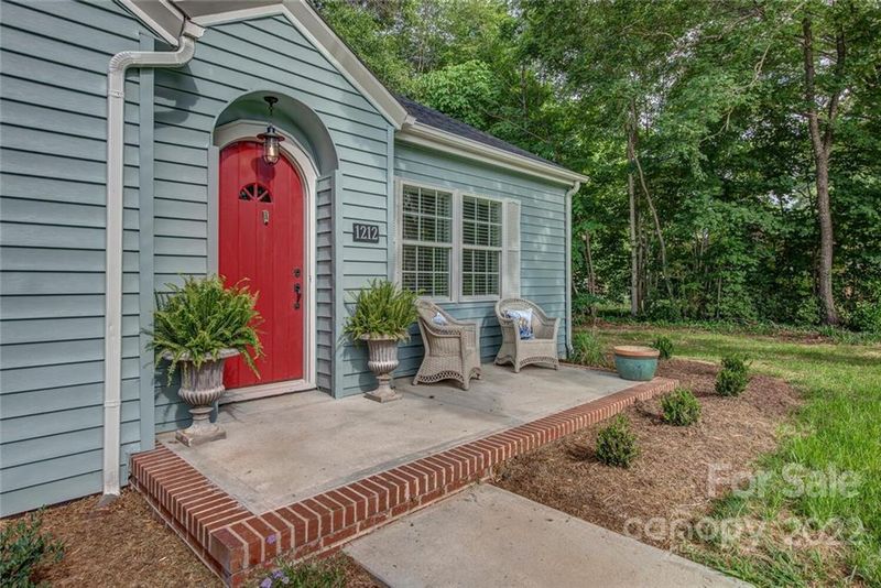 1212 South Point Rd, Belmont, NC 28012