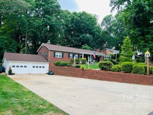 710 1st Avenue Pl NE, Conover, NC 28613