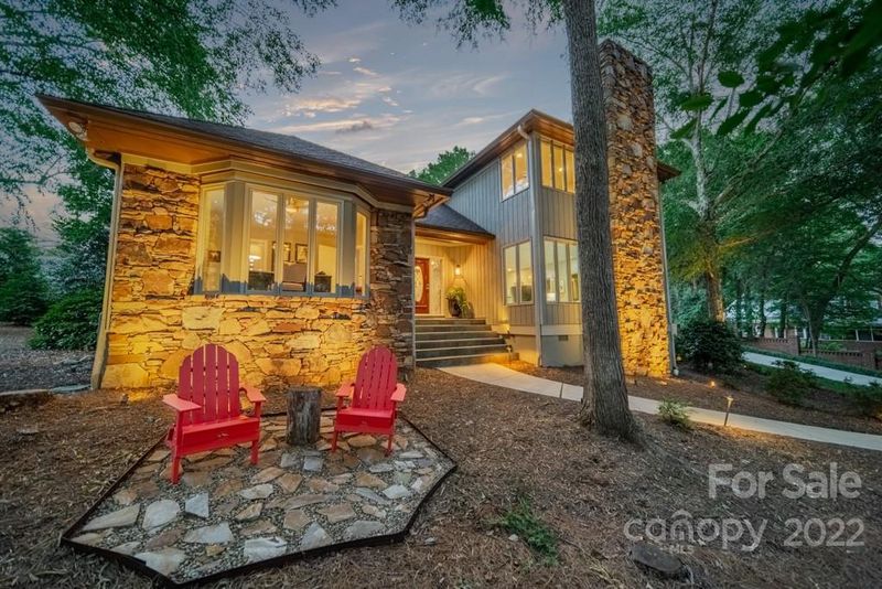 6727 Aronomink Dr, Charlotte, NC 28210