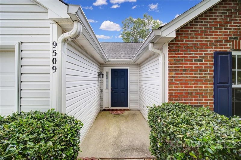 9509 Constitution Hall Dr, Charlotte, NC 28277