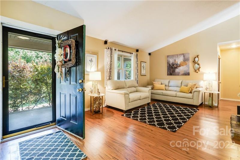 606 King James Ln, Gastonia, NC 28056