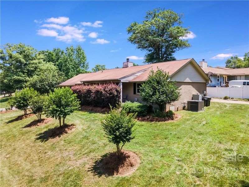606 King James Ln, Gastonia, NC 28056