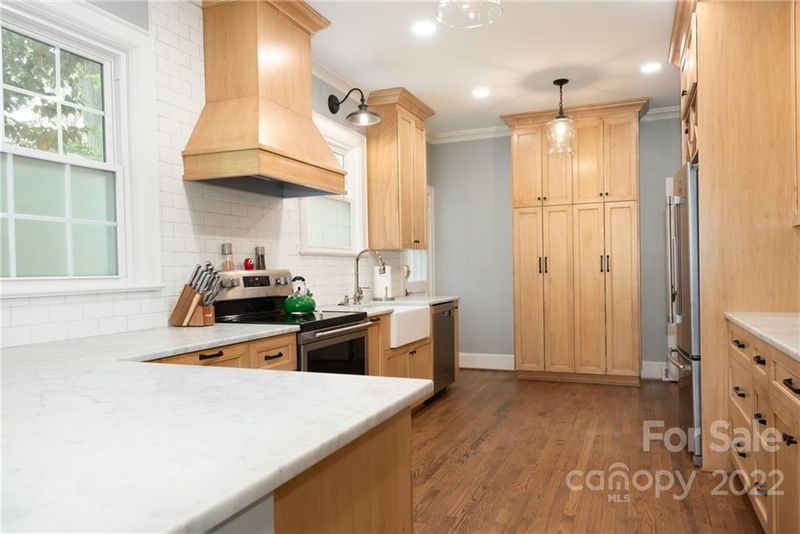 3234 Selwyn Ave, Charlotte, NC 28209