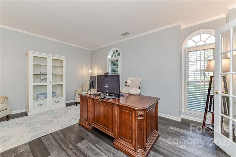 1213 Gifford Dr, Matthews, NC 28105