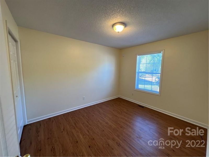 141 E 12th St, Newton, NC 28658