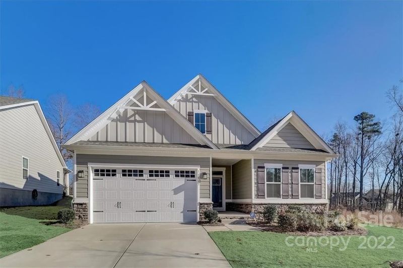 10067 Lilac Ct, Charlotte, NC 28215
