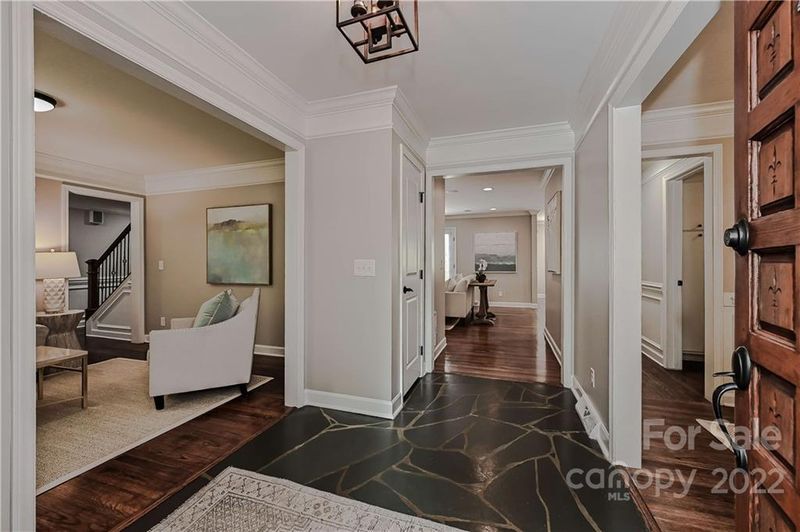 3131 Brookridge Ln, Charlotte, NC 28211