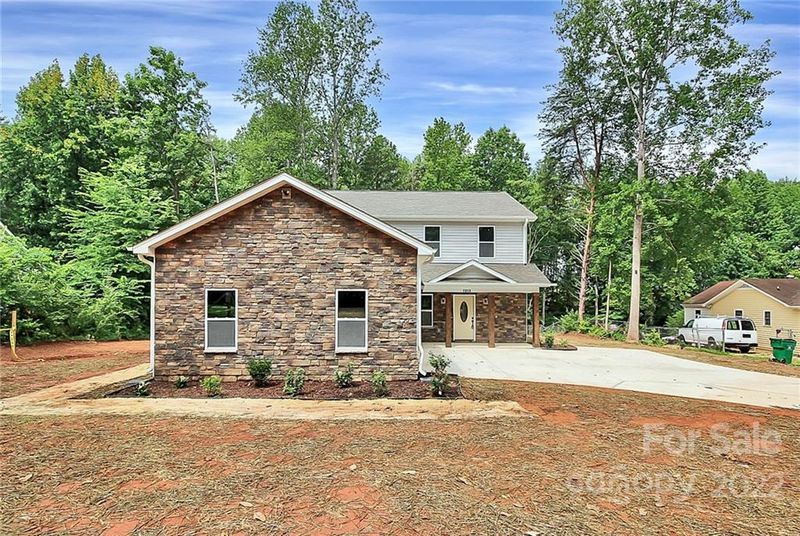 7313 Cedarbrook Dr, Charlotte, NC 28215