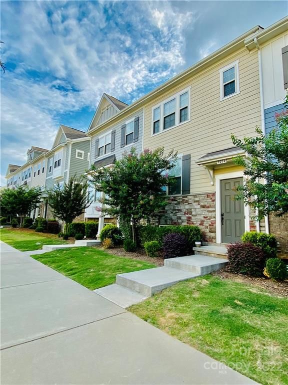 9214 Ainslie Downs St, Charlotte, NC 28273