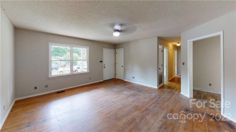 3325 Danial St, Conover, NC 28613