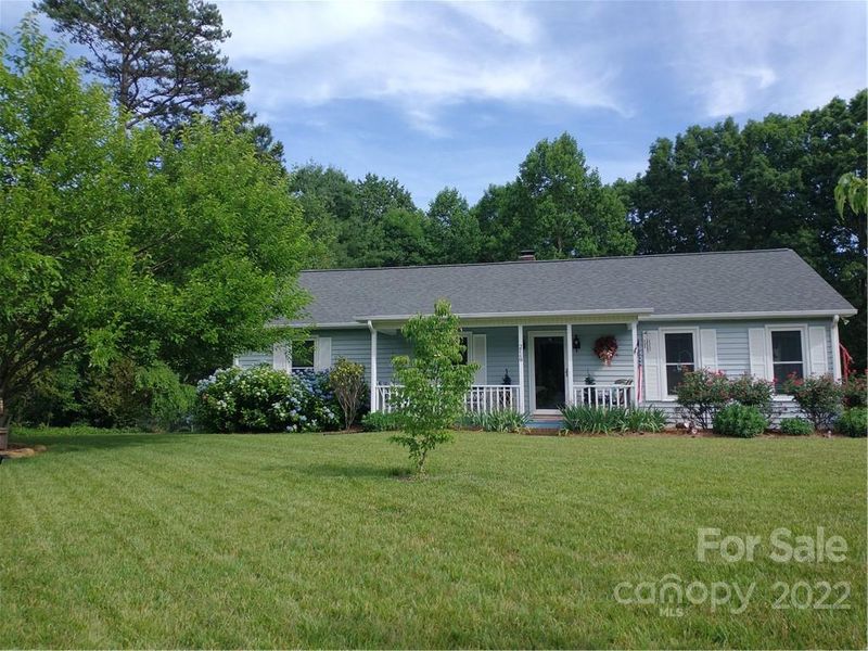 2710 Prince Dr, Lincolnton, NC 28092
