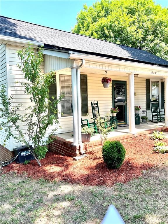 619 N Juniper St, Kannapolis, NC 28023