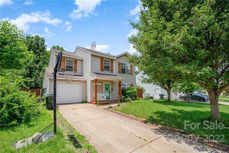 617 Overlook Rd, Lowell, NC 28098
