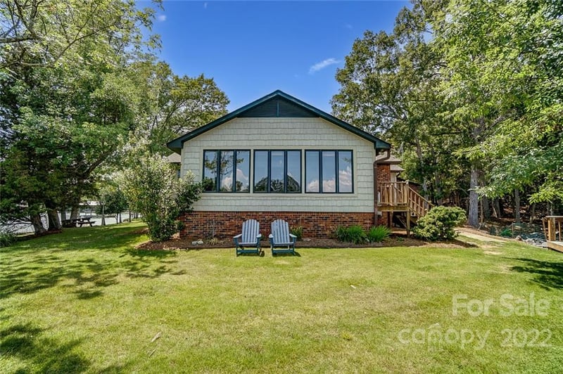 5818 Fiesta Rd, Lake Wylie, SC 29710
