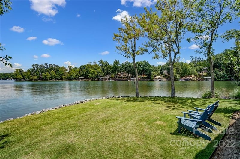 5818 Fiesta Rd, Lake Wylie, SC 29710