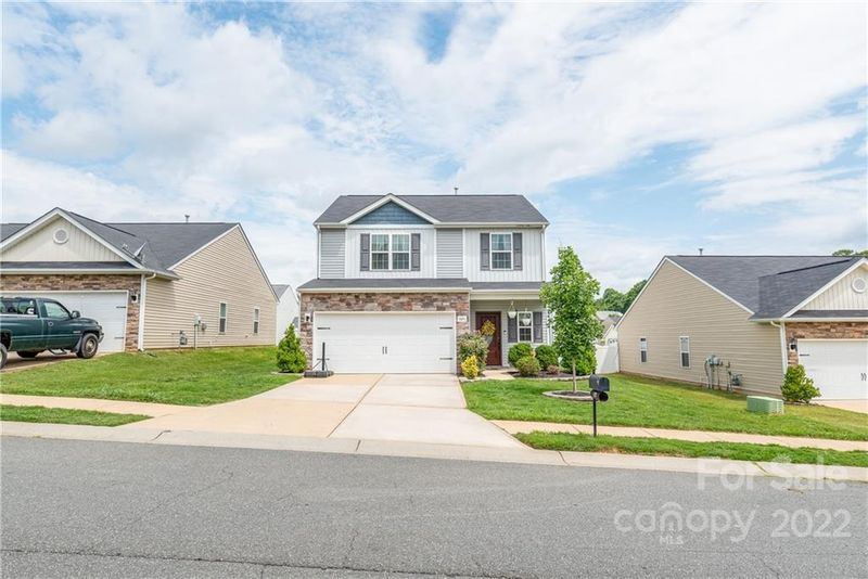 1126 Blue Topaz Dr, Dallas, NC 28034