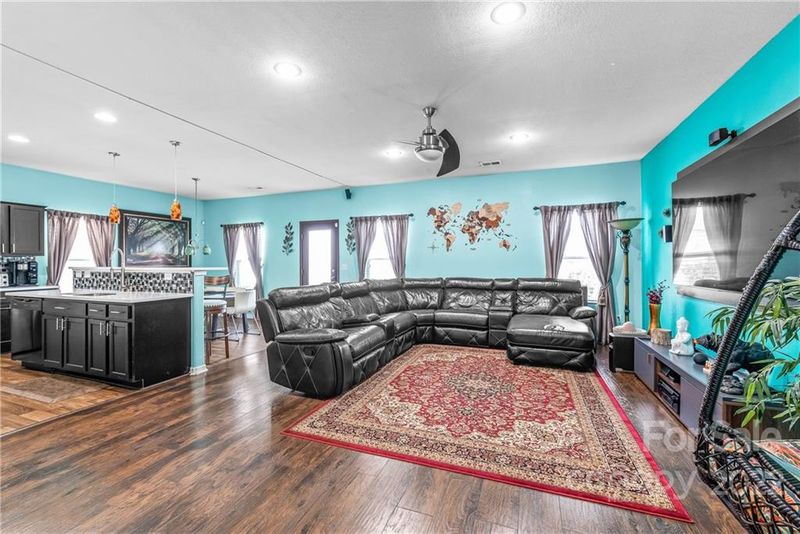 1126 Blue Topaz Dr, Dallas, NC 28034