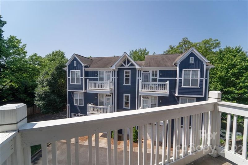 1650 Walnut View Dr, Charlotte, NC 28208