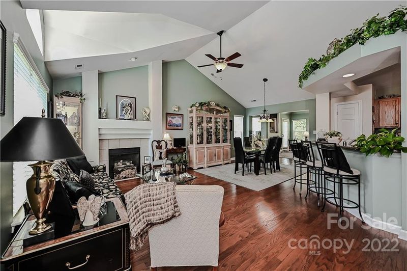 9217 Mitchell Glen Dr, Charlotte, NC 28277