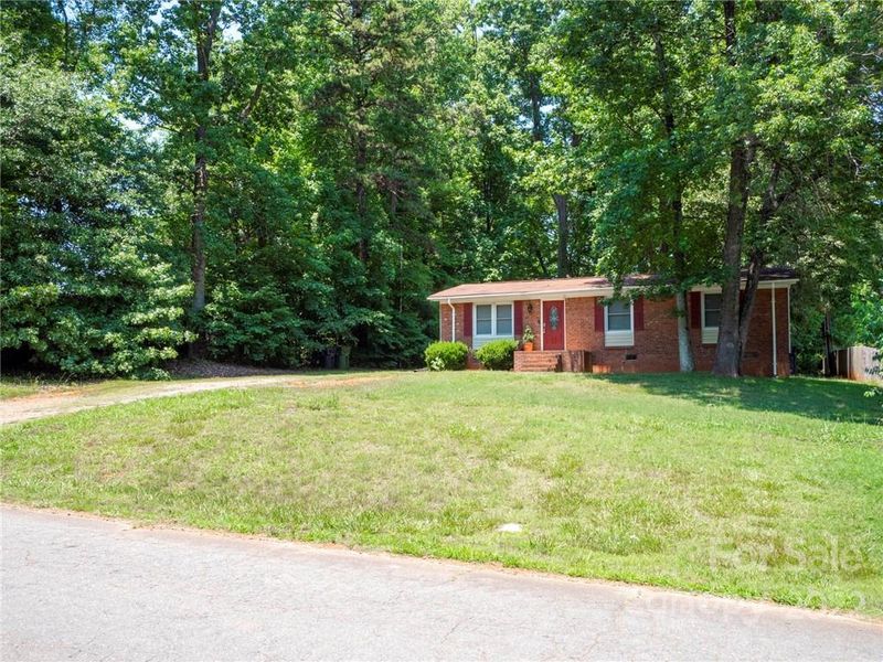 10108 Harbor Dr, Charlotte, NC 28214