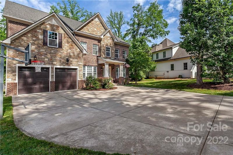 4002 Sherbrooke Dr, Charlotte, NC 28210