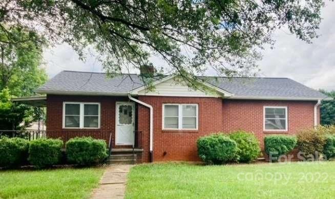 314 9th St, Conover, NC 28613
