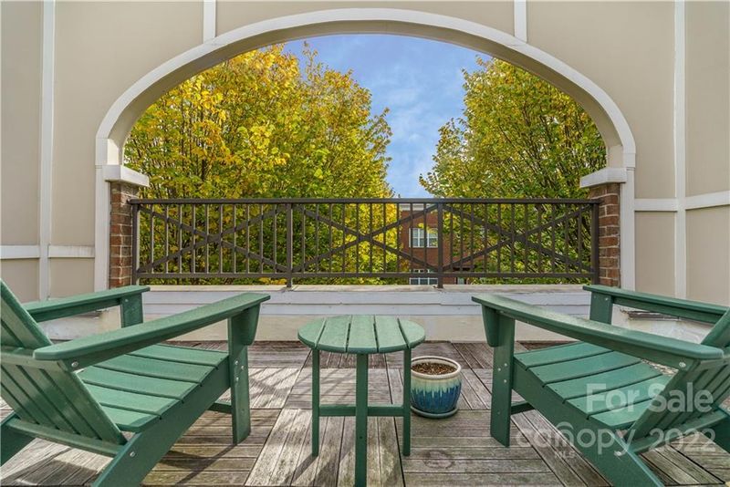 219 Harbour Place Dr, Davidson, NC 28036