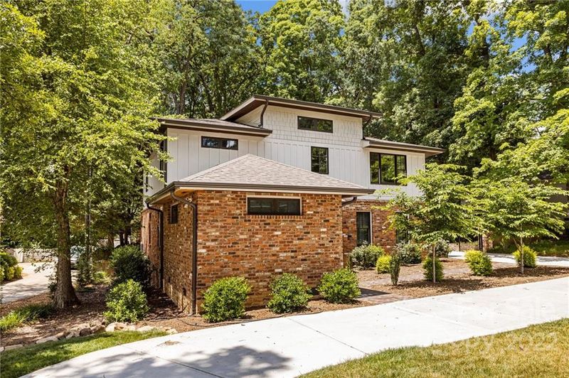 525 Mcalway Rd, Charlotte, NC 28211