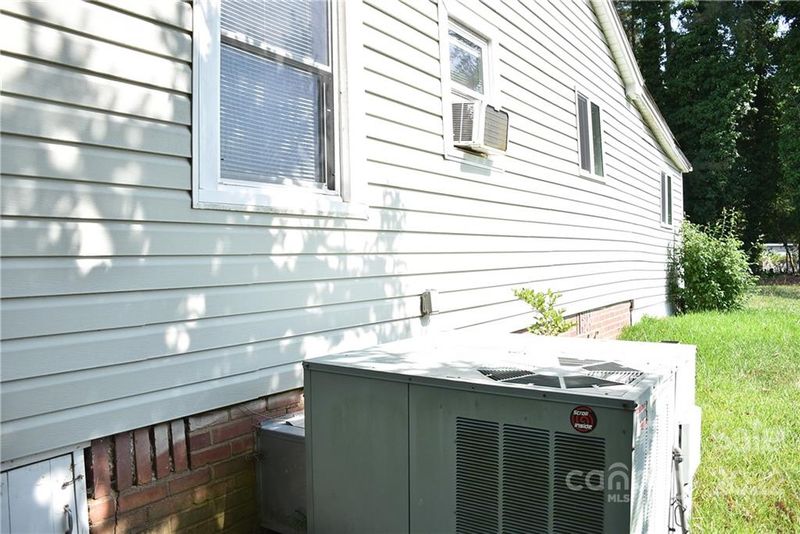 521 Davis Park Rd, Gastonia, NC 28052