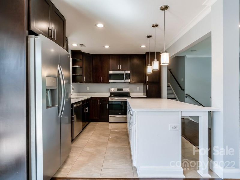 5830 Whitingham Dr, Charlotte, NC 28215