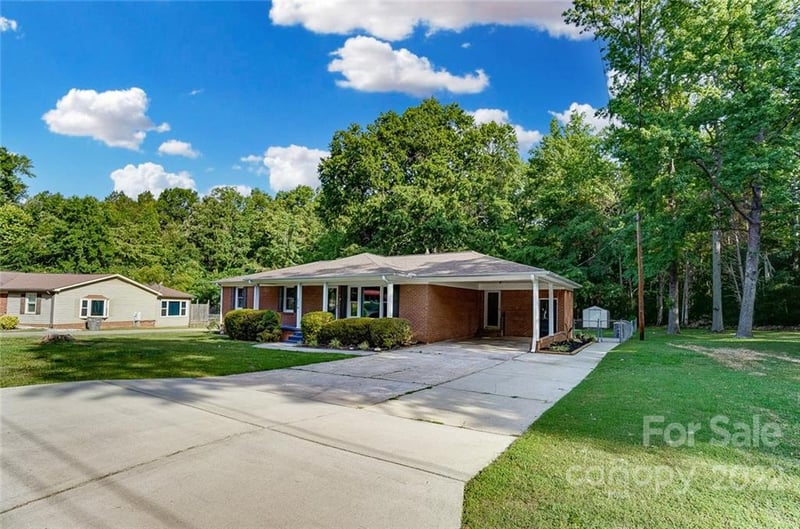 214 Cliffside Dr, Kannapolis, NC 28081