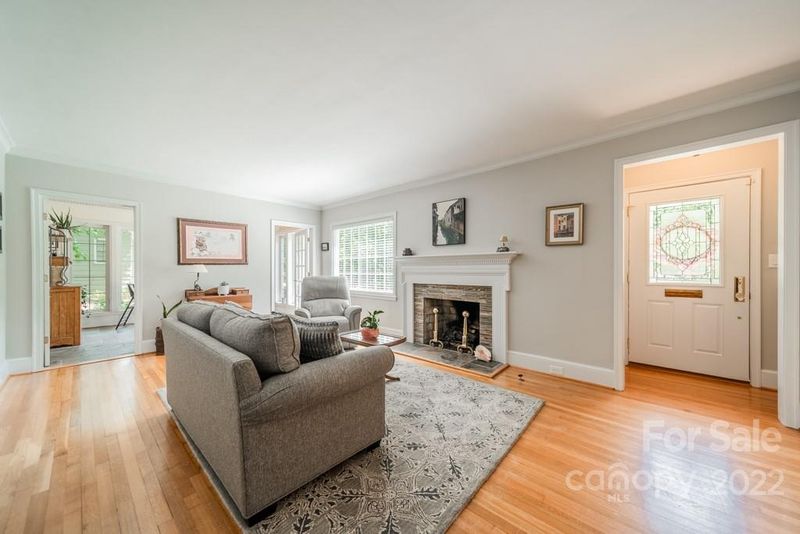 3312 Windsor Dr, Charlotte, NC 28209