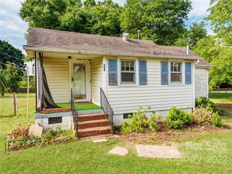 209 Davis Park Rd, Gastonia, NC 28052