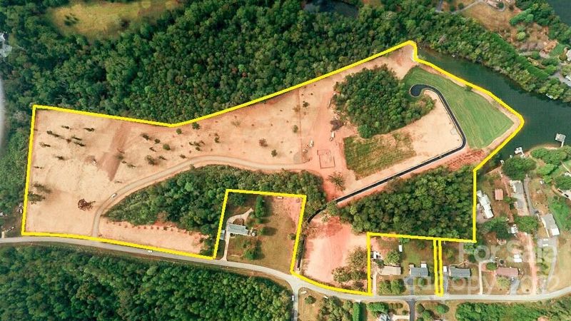 3921 6th Street Dr NW, Hickory, NC 28601