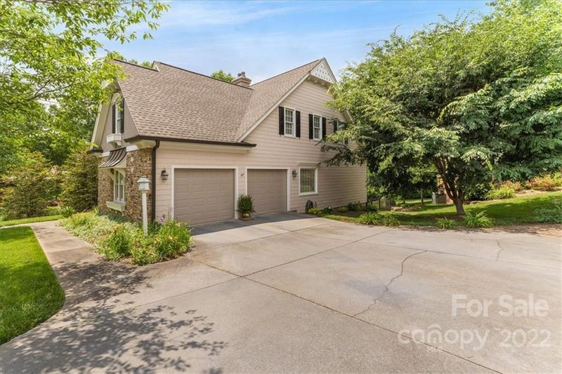 1119 38th Ave NE, Hickory, NC 28601
