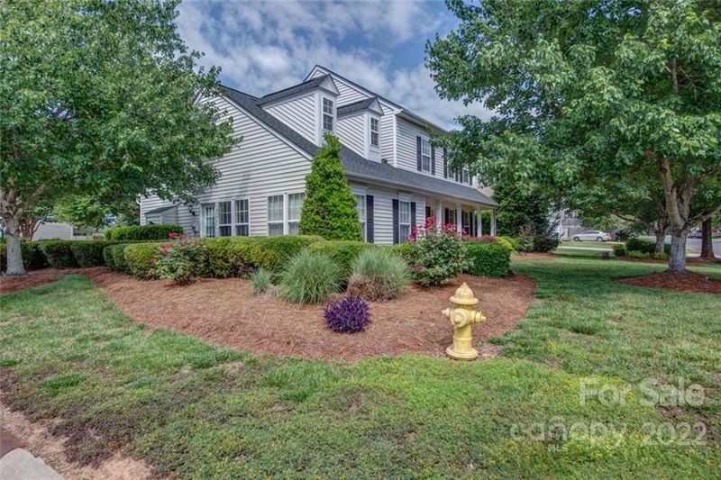 105 Brookhollow Dr, Mount Holly, NC 28120