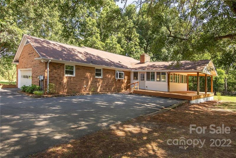 11587 Pioneer Mill Rd, Midland, NC 28107