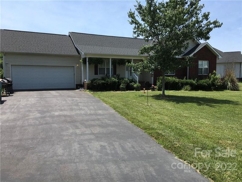 104 Polaris Dr, Wingate, NC 28174