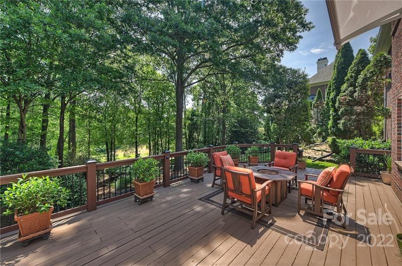 4401 Piper Glen Dr, Charlotte, NC 28277