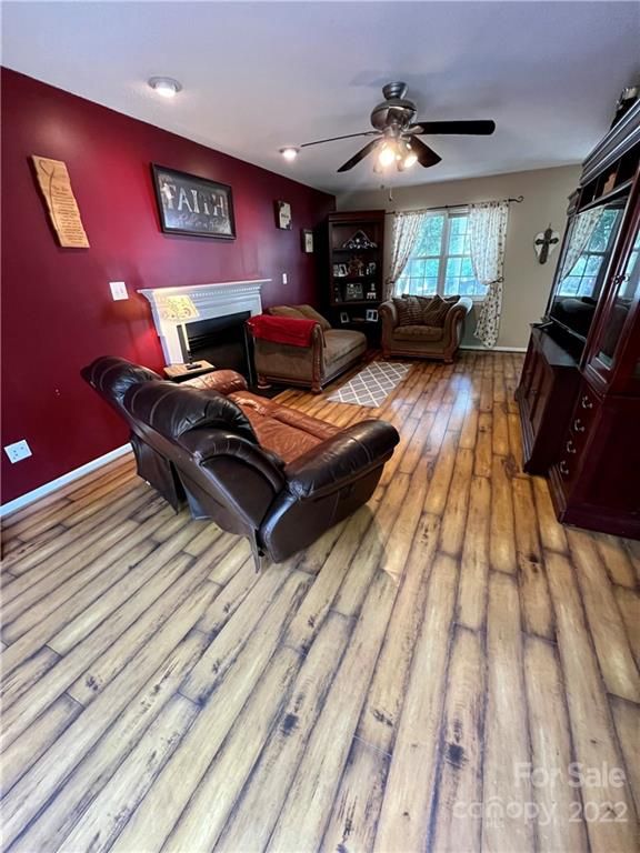 153 Silver Birch Ln, Mount Holly, NC 28120