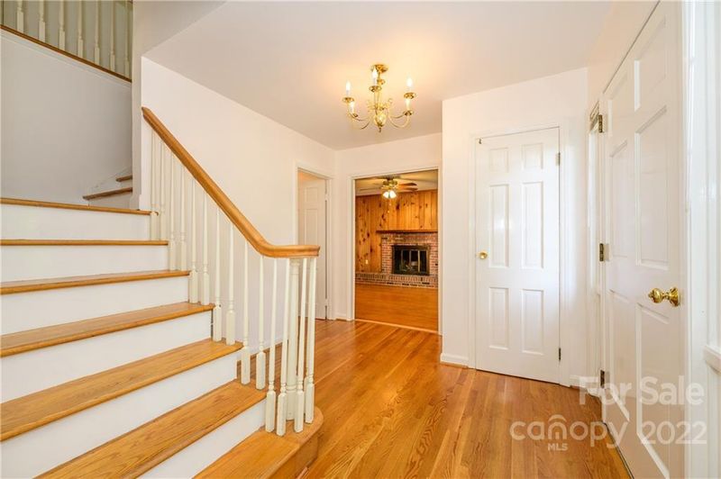 3807 Willowood Dr, Charlotte, NC 28210