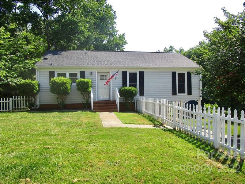 10015 Heathergate Ln, Mint Hill, NC 28227