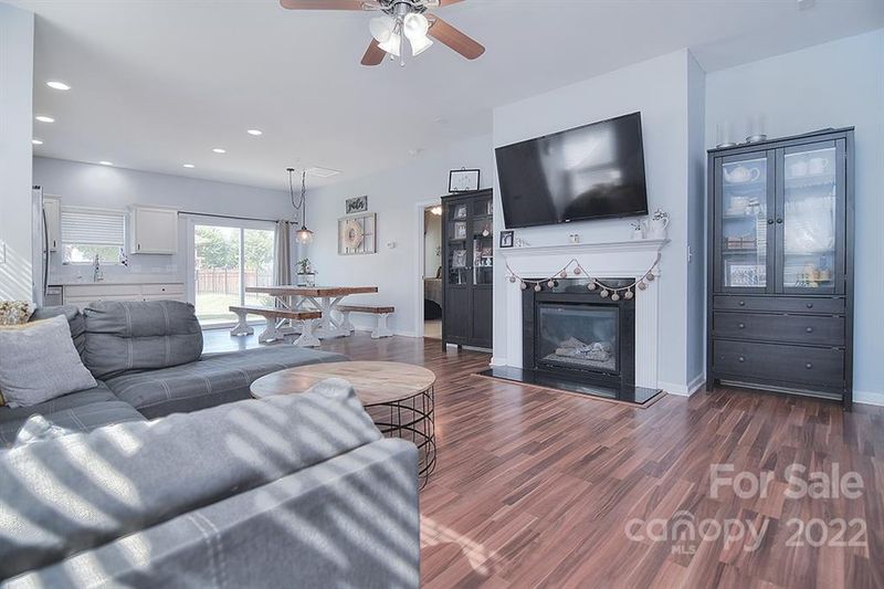 1009 Afternoon Sun Rd, Matthews, NC 28104