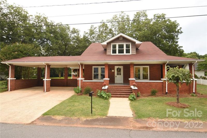 116 10th St SW, Conover, NC 28613