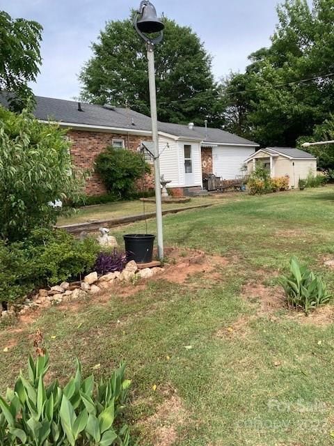 609 W Old Limestone Rd, York, SC 29745