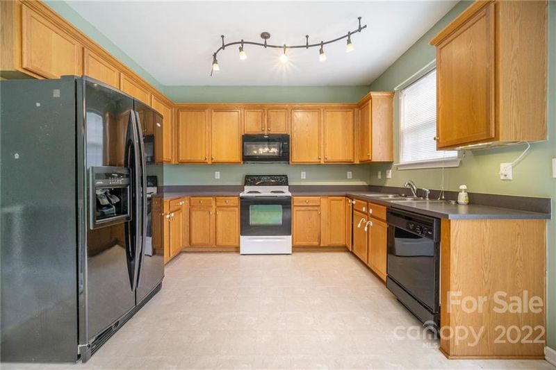 1102 Kirkland Ct, Concord, NC 28025