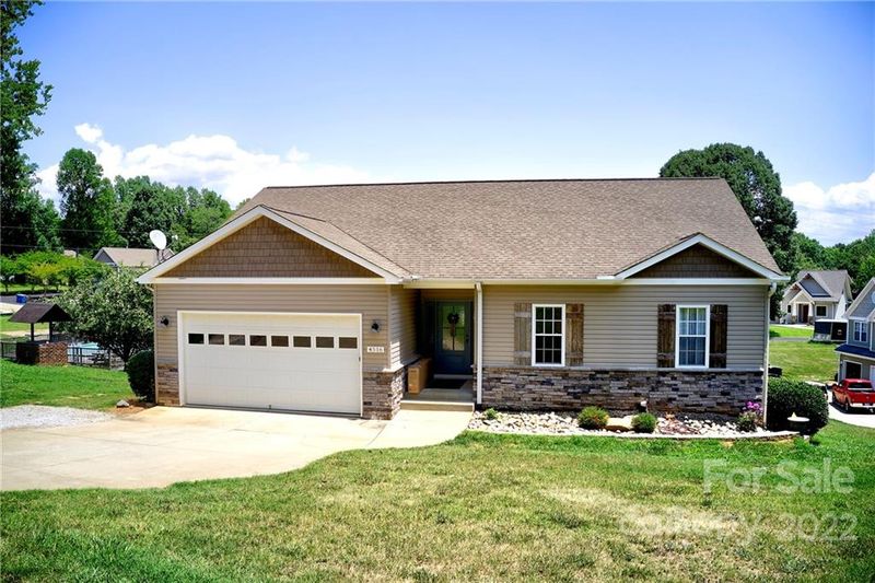 4516 Enoch Dr, Sherrills Ford, NC 28673