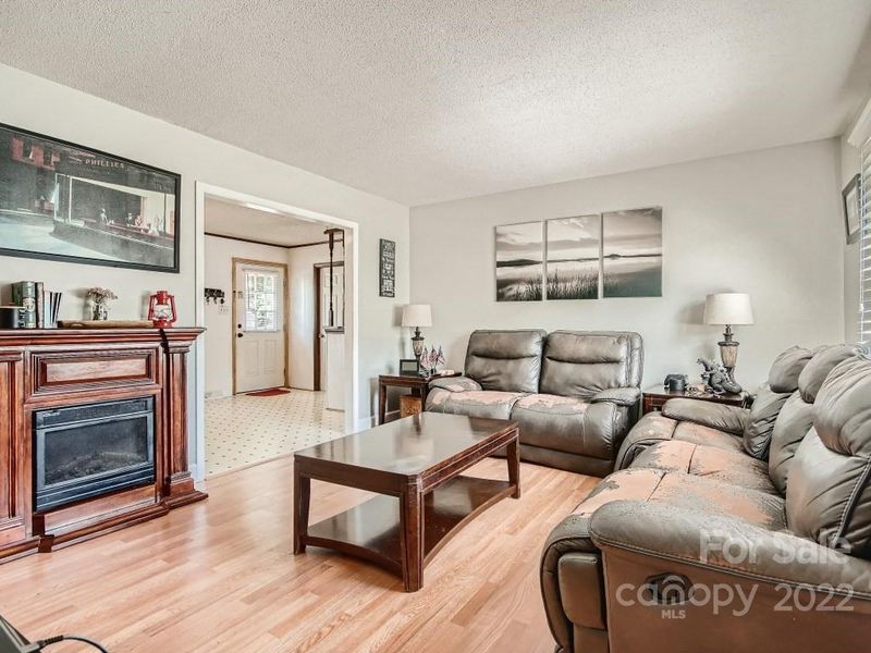 15217 Catawba Cir S, Matthews, NC 28104
